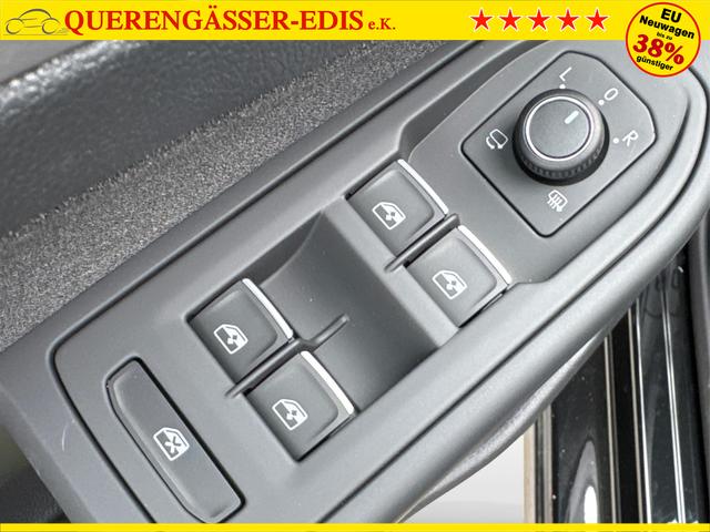 Volkswagen / Golf / Schwarz / / / ACC+SHZ+KLIMA+KAMERA+APP CONNECT+LED+17 ALU