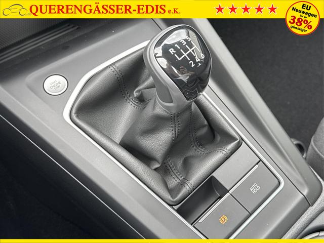 Volkswagen / Golf / Schwarz / / / ACC+SHZ+KLIMA+KAMERA+APP CONNECT+LED+17 ALU
