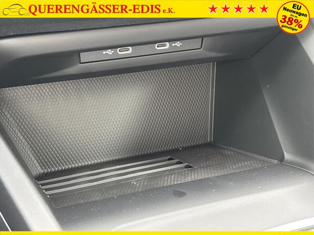 Volkswagen / Golf / Schwarz / / / ACC+SHZ+KLIMA+KAMERA+APP CONNECT+LED+17 ALU
