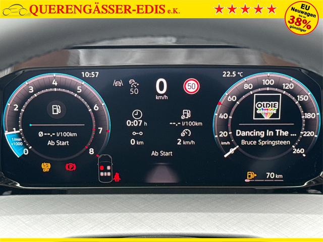 Volkswagen / Golf / Schwarz / / / ACC+SHZ+KLIMA+KAMERA+APP CONNECT+LED+17 ALU