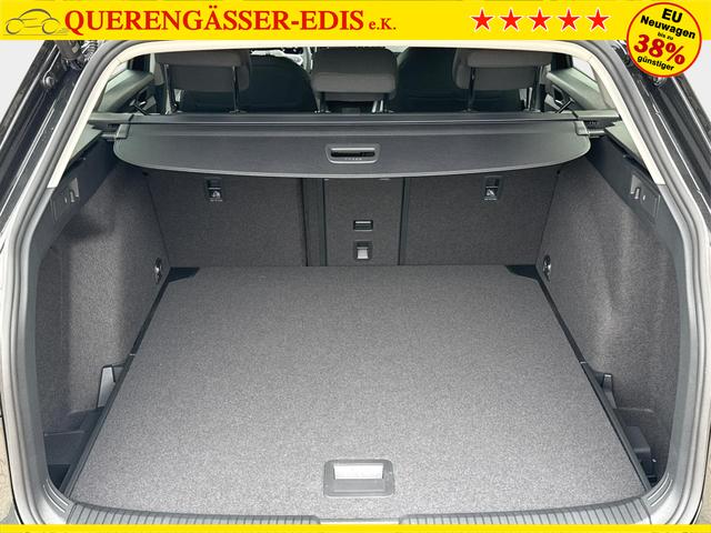 Volkswagen / Golf Variant / Schwarz / / / AHK+ACC+eHK+KAMERA+SHZ+KLIMA+LED+17 ALU