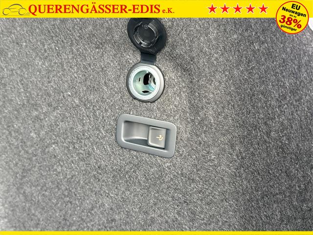 Volkswagen / Golf Variant / Schwarz / / / AHK+ACC+eHK+KAMERA+SHZ+KLIMA+LED+17 ALU