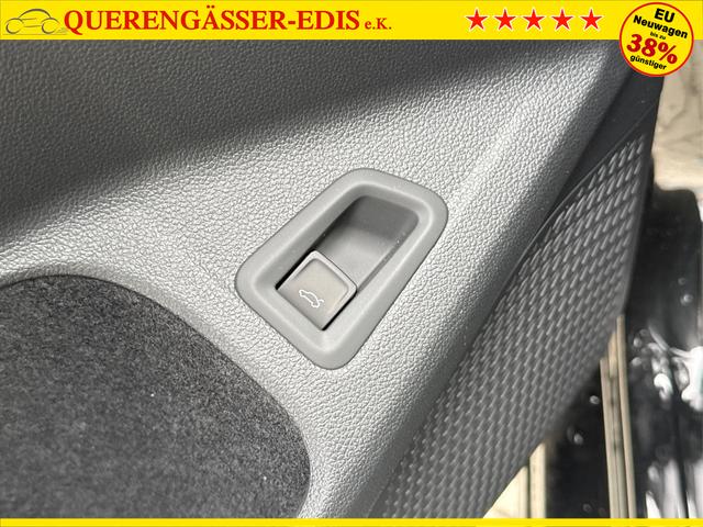 Volkswagen / Golf Variant / Schwarz / / / AHK+ACC+eHK+KAMERA+SHZ+KLIMA+LED+17 ALU