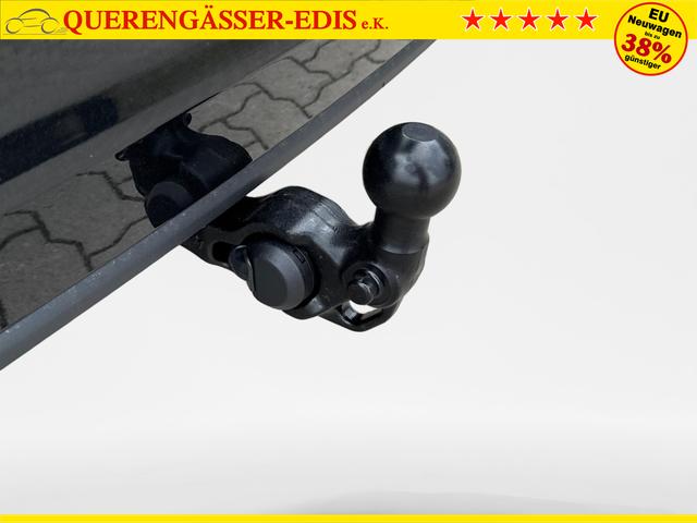 Volkswagen / Golf Variant / Schwarz / / / AHK+ACC+eHK+KAMERA+SHZ+KLIMA+LED+17 ALU