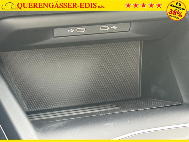 Volkswagen / Golf Variant / Schwarz / / / AHK+ACC+eHK+KAMERA+SHZ+KLIMA+LED+17 ALU