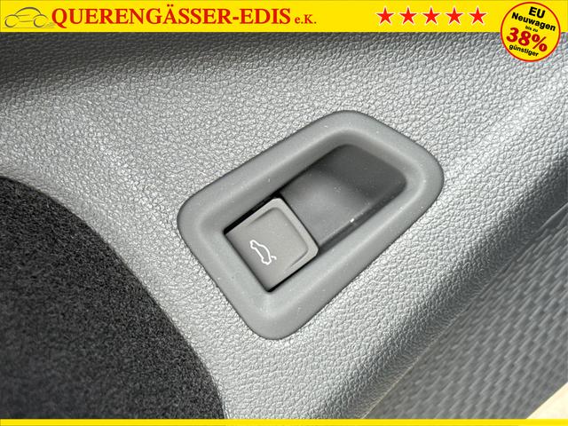 Volkswagen / Golf Variant / Grau / / / AHK+ACC+eHK+KAMERA+SHZ+KLIMA+LED+17 ALU