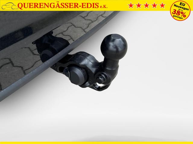 Volkswagen / Golf Variant / Schwarz / / / AHK+ACC+eHK+KAMERA+SHZ+KLIMA+LED+17 ALU