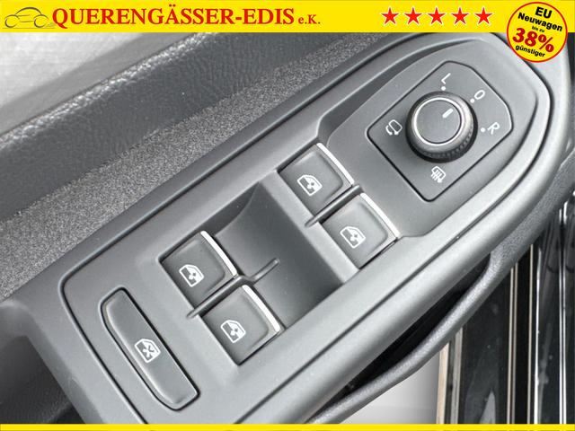 Volkswagen / Golf Variant / Schwarz / / / AHK+ACC+eHK+KAMERA+SHZ+KLIMA+LED+17 ALU