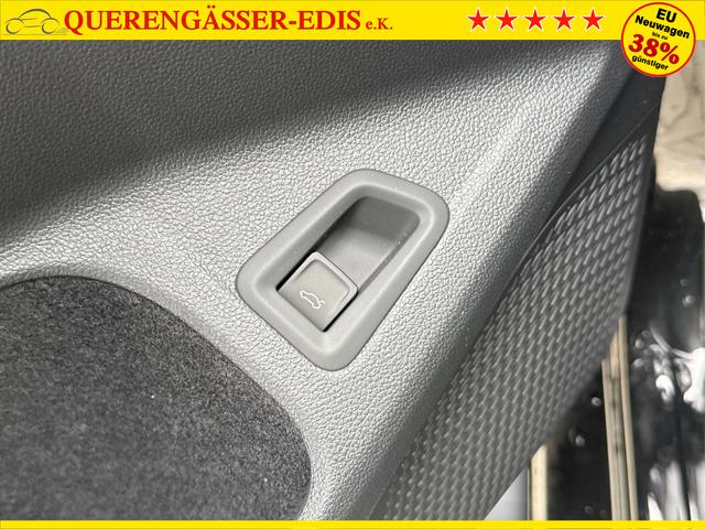 Volkswagen / Golf Variant / Schwarz / / / AHK+ACC+eHK+KAMERA+SHZ+KLIMA+LED+17 ALU