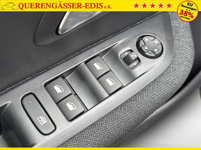Peugeot / 208 / Schwarz / / / MAN6+KAMERA+NAVI+SHZ+LED+PDC+TEMPOMAT, Beispielbilder, ggf. teilweise mit Sonderausstattung