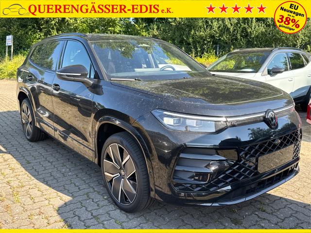 Volkswagen / Tayron / Schwarz / / / PLUG-IN+PANO+AHK+HuD+MATRIX+360 KAM+20ALU+ACC+eHK+BLACK STYLE, Beispielbilder, ggf. teilweise mit Sonderausstattung