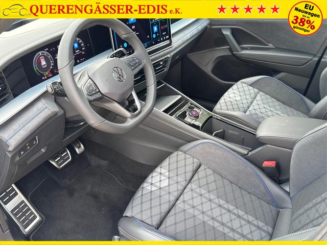 Volkswagen / Tayron / Silber / / / PLUG-IN+PANO+AHK+HuD+MATRIX+360 KAM+20ALU+ACC+eHK+BLACK STYLE