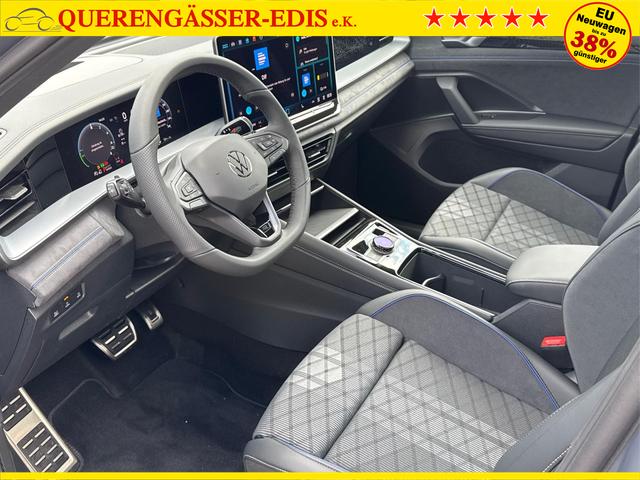 Volkswagen / Tayron / Grau / / / PLUG-IN+PANO+AHK+HuD+MATRIX+360 KAM+20ALU+ACC+eHK+BLACK STYLE