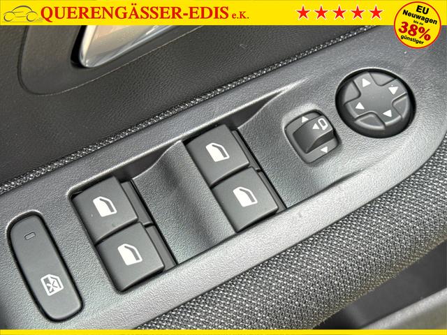 Peugeot / 208 / Gelb / / / MAN6+KAMERA+NAVI+SHZ+LED+PDC+TEMPOMAT, Beispielbilder, ggf. teilweise mit Sonderausstattung