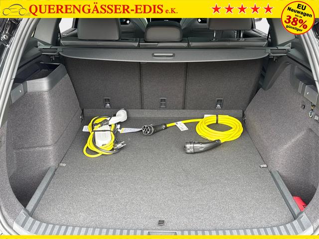 Volkswagen / Tayron / Schwarz / / / PLUG-IN+PANO+AHK+HuD+MATRIX+360 KAM+20ALU+ACC+eHK+BLACK STYLE, Beispielbilder, ggf. teilweise mit Sonderausstattung