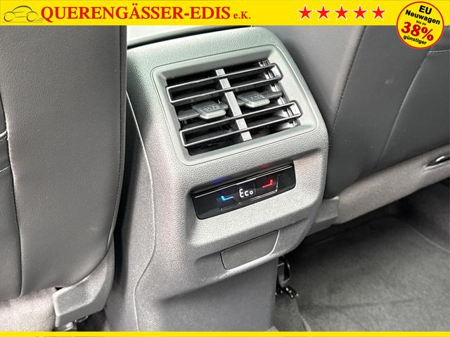 Volkswagen / Tayron / Schwarz / / / PLUG-IN+PANO+AHK+HuD+MATRIX+360 KAM+20ALU+ACC+eHK+BLACK STYLE, Beispielbilder, ggf. teilweise mit Sonderausstattung