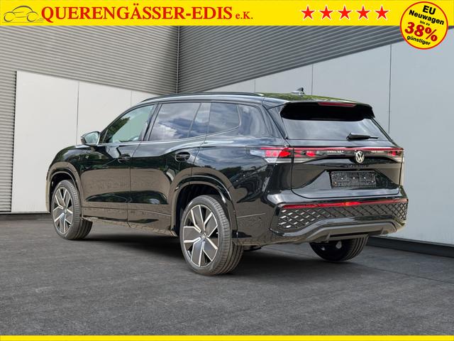 Volkswagen / Tayron / Schwarz / / / PLUG-IN+PANO+AHK+HuD+MATRIX+360 KAM+20ALU+ACC+eHK+BLACK STYLE, Beispielbilder, ggf. teilweise mit Sonderausstattung