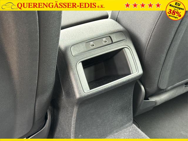 Audi / Q5 / Wei&szlig; / / / QUATTRO+AHK+NAVI+KAMERA+SHZ+PDC+ACC