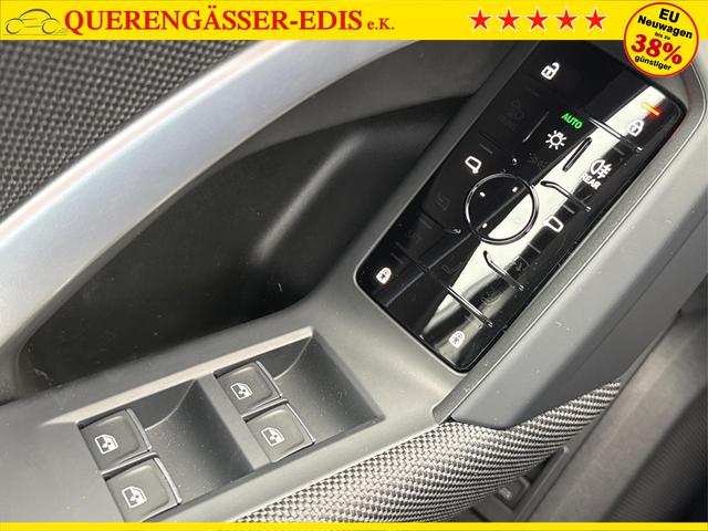 Audi / Q5 / Wei&szlig; / / / QUATTRO+AHK+NAVI+KAMERA+SHZ+PDC+ACC