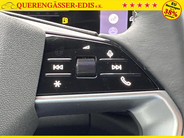 Audi / Q5 / Wei&szlig; / / / QUATTRO+AHK+NAVI+KAMERA+SHZ+PDC+ACC