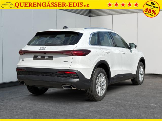 Audi / Q5 / Wei&szlig; / / / QUATTRO+AHK+NAVI+KAMERA+SHZ+PDC+ACC