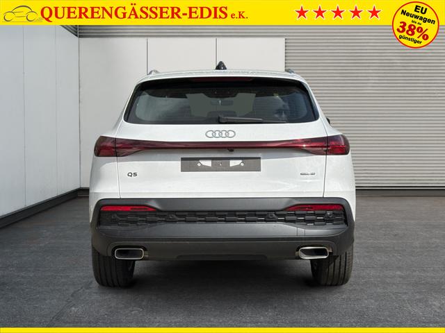 Audi / Q5 / Wei&szlig; / / / QUATTRO+AHK+NAVI+KAMERA+SHZ+PDC+ACC