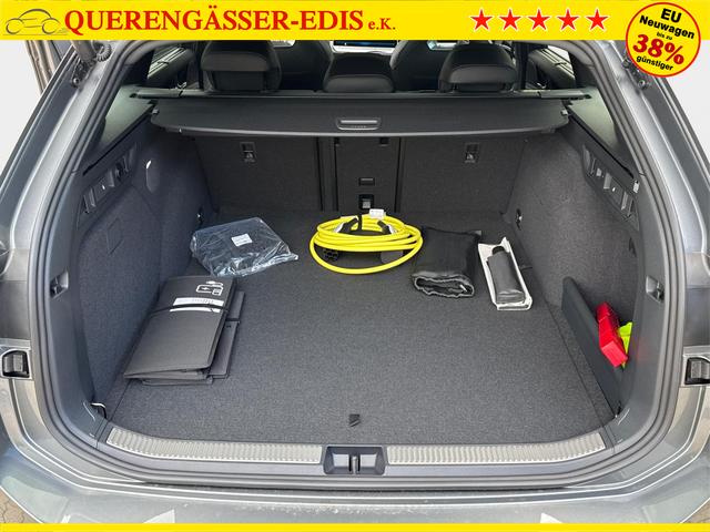 Volkswagen / Passat Variant / / / / LEDER+PANO+AHK+MATRIX+eHK+360 KAM+NAVI+HUD, Beispielbilder, ggf. teilweise mit Sonderausstattung