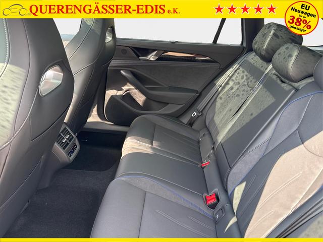 Volkswagen / Passat Variant / / / / LEDER+PANO+AHK+MATRIX+eHK+360 KAM+NAVI+HUD, Beispielbilder, ggf. teilweise mit Sonderausstattung