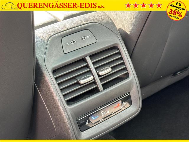Volkswagen / Passat Variant / / / / LEDER+PANO+AHK+MATRIX+eHK+360 KAM+NAVI+HUD, Beispielbilder, ggf. teilweise mit Sonderausstattung