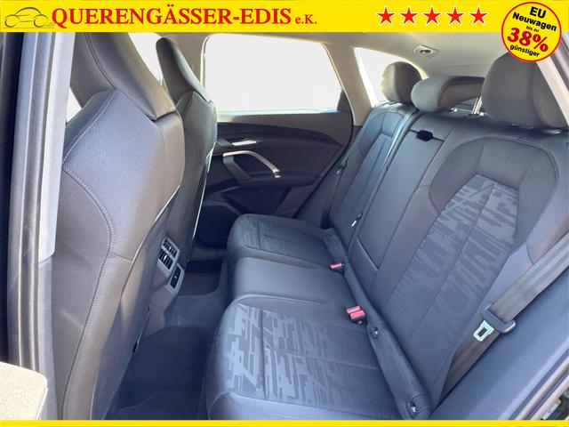 Audi / Q5 / Schwarz / / / QUATTRO+NAVI+KAMERA+AHK+PANO+SHZ+PDC+ACC