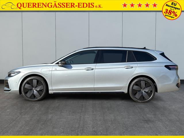 Volkswagen / Passat Variant / Silber / / / LEDER+PANO+AHK+MATRIX+eHK+360 KAM+NAVI+HUD, Beispielbilder, ggf. teilweise mit Sonderausstattung