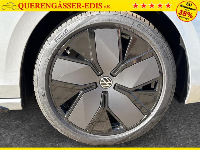 Volkswagen / Passat Variant / Silber / / / LEDER+PANO+AHK+MATRIX+eHK+360 KAM+NAVI+HUD, Beispielbilder, ggf. teilweise mit Sonderausstattung