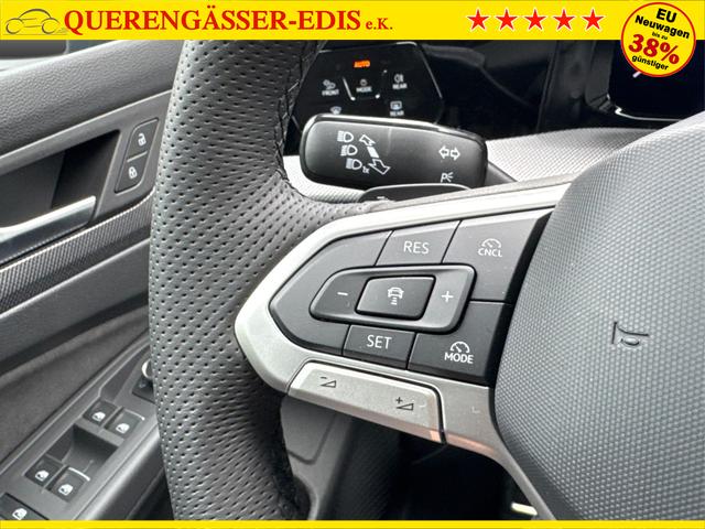 Volkswagen / Golf / Blau / / / PANO+LED-PLUS+ACC+SHZ+KEYLESS+KAMERA+18 ALU, Beispielbilder, ggf. teilweise mit Sonderausstattung