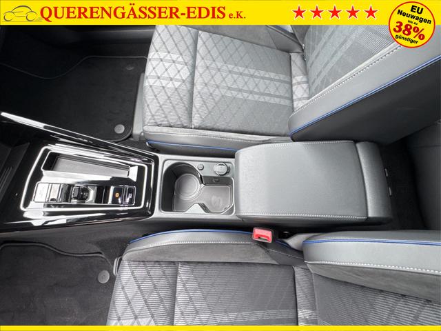 Volkswagen / Golf / Blau / / / PANO+LED-PLUS+ACC+SHZ+KEYLESS+KAMERA+18 ALU, Beispielbilder, ggf. teilweise mit Sonderausstattung