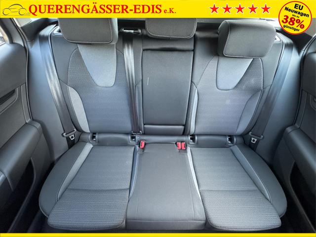 Skoda / Octavia Combi / Silber / / / ACC+AHK+eHK+KAM+PDC+LED+17ALU+SHZ