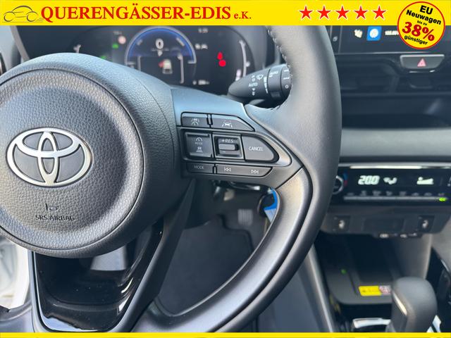 Toyota Yaris 1,5 CVT Hybrid Style ACC PDC Kam Spurh 