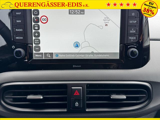 Neue Huyndai i10 Automatik grün