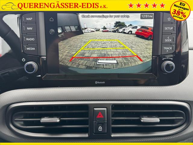 Neue Huyndai i10 Automatik grün