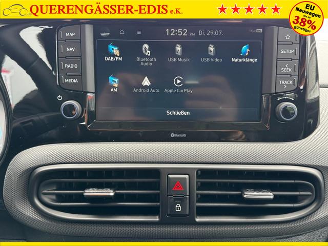 Neue Huyndai i10 Automatik grün