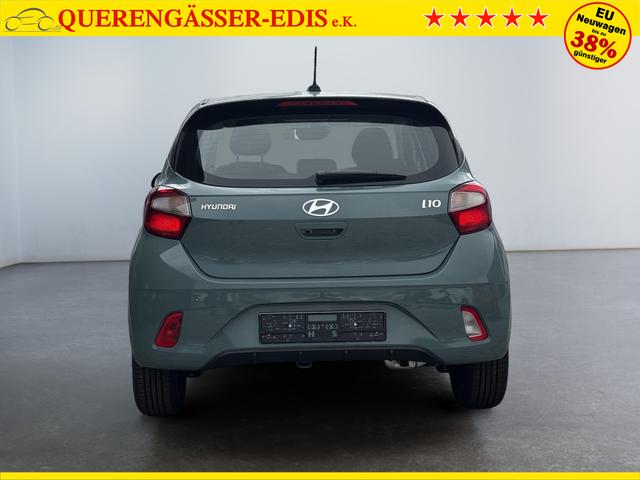 Neue Huyndai i10 Automatik grün
