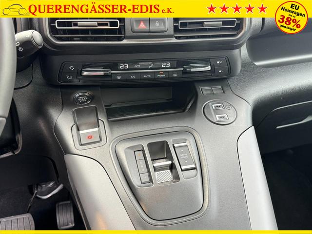 Toyota Proase Citty Lounge VIP Pano Innenraum Bilder