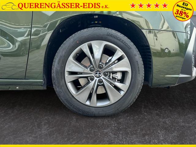 Toyota Proase Citty Lounge VIP Pano aussen bilder