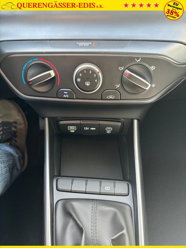 Hyundai i20 Comfort 1.2i 79PS, LUCID-LIME-Metallic, 5 Jahre Garantie, NAVIGATION 10,25", Klima, Parksensoren hinten, Rückfahrkamera, Alarm, Lederlenkrad, Tempomat, Armlehne vorne, Reserverad, 4x elektr. Fensterheber, Fernlicht-Assistent 