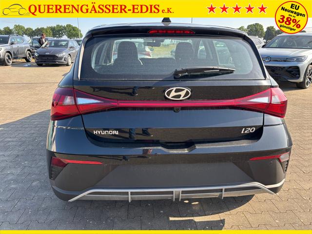 Hyundai i20 Comfort 1.2i 79PS, SCHWARZ-Metallic, 5 Jahre Garantie, NAVIGATION 10,25", Klima, Parksensoren hinten, Rückfahrkamera, Alarm, Lederlenkrad, Tempomat, Armlehne vorne, Reserverad, 4x elektr. Fensterheber, Fernlicht-Assistent 