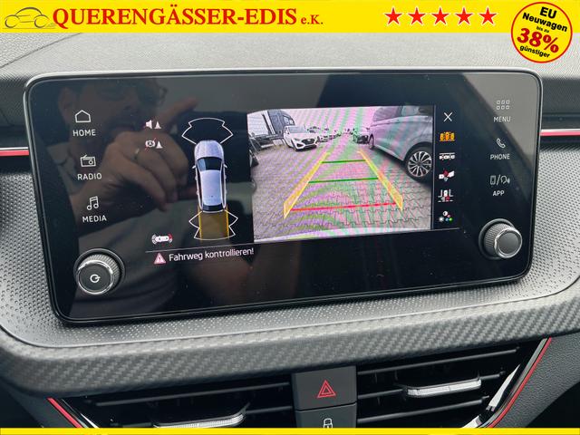 Skoda Scala Monte Carlo 1.5 TSI 150PS 6-Gang, SCHWARZ-MET, Panoramadach, 17"Alu, Climatronic, MATRIX-LED, Kessy, Verlängerte Heckscheibe, SunSet, Parksensoren vorn/hinten, Rückfahrkamera, Tempomat, Winter-Paket, Sport-M-Lederlenkrad beheizt, Virtual Cockpit, Radio 8", Smart Li 