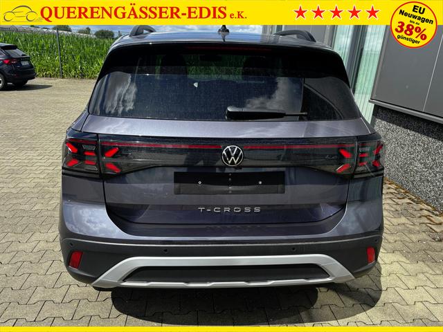Volkswagen T-Cross LIFE 1.0 TSI 115PS DSG/AUTOMATIK, Rauch-Grau-Metallic, Parksensoren v/h, Rückfahrkamera, Privacy-Glas, Sitzheizung, Climatronic, IQ LIGHT MATRIX-LED, Radio Ready2Discover+Wireless App-Connect, 17" Alu, KEYLESS, Lendenwirbelstütze, M-Lederlenkrad, Dachreling 
