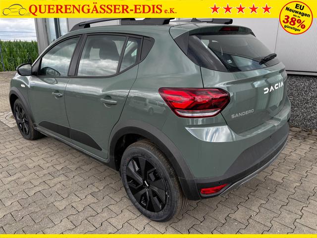 Dacia Sandero Stepway Expression 1.0 ECO-G100 LPG-GASANLAGE/BENZIN, Safari-Grün Metallic, MEDIA NAVIGATION 8", Klimaanlage, Parksensoren hinten, Tempomat, Dachreling, Lederlenkrad, 4x elektr. Fensterheber, Armlehne, Spiegel einstell-/beheizbar, ZV mit Fernbedienung 