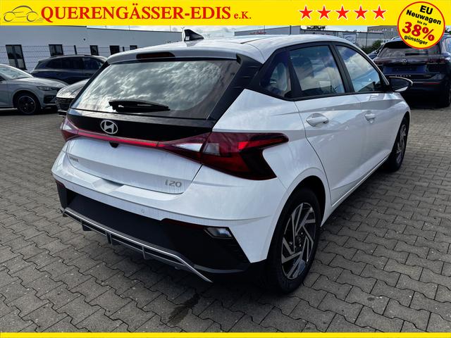 Hyundai i20 Comfort 1.2i 79PS, Sonderfarbe ATLAS-WHITE, DESIGN-PACK: 16" ALUFELGEN + LED, 5 Jahre Garantie, NAVIGATION 10,25", Klima, Parksensoren hinten, Rückfahrkamera, Alarm, Lederlenkrad, Tempomat, Armlehne vorne, Reserverad, 4x elektr. Fensterheber, Fernlicht-Assistent 