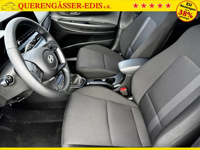 Hyundai i20 Family 1.2i 79PS, AURORA-GRAU METALLIC, WINTER-PAKET, KLIMAAUTOMATIK, 16" ALUFELGEN, 5 Jahre Garantie, NAVIGATION 10,25", Parksensoren hinten, Rückfahrkamera, Alarm, Lederlenkrad, Tempomat, Armlehne vorne, Reserverad, 4x elektr. Fensterheber, Fernlicht-Assisten 