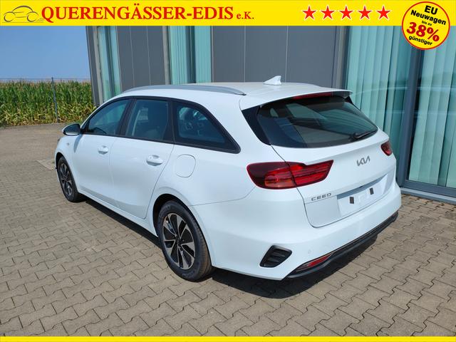 Kia Ceed Sportswagon Spin 1.5 T-GDI 140PS 6-Gang, Weiß, 16" Alu, Klimaanlage, Winter-Paket, Navi 10,25", Parksensoren hinten, Rückfahrkamera, Tempomat, Dachreling, Lederlenkrad 